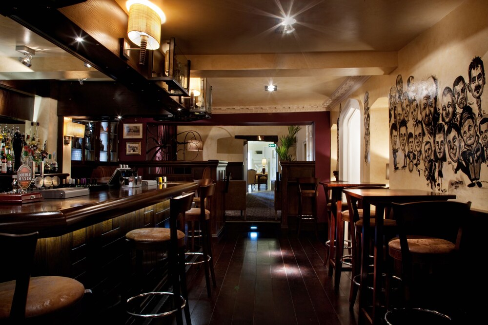 Hotel Bar