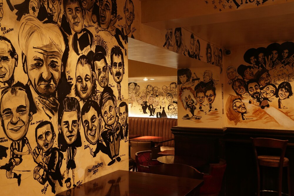 Hotel Lounge