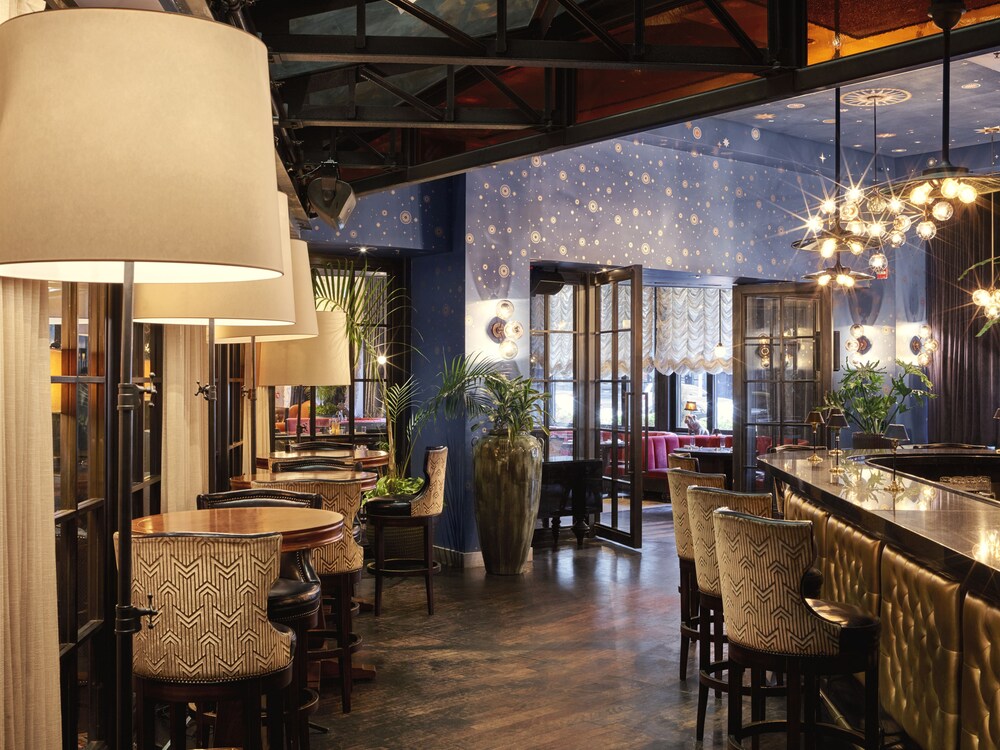 Hotel Lounge