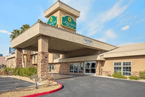 La Quinta Inn & Suites by Wyndham Las Vegas Tropicana