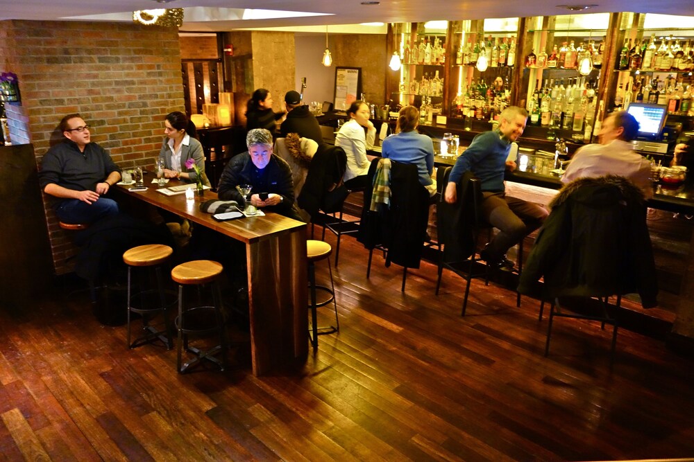 Hotel Bar