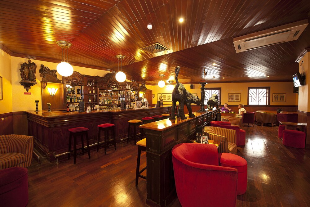 Hotel Bar
