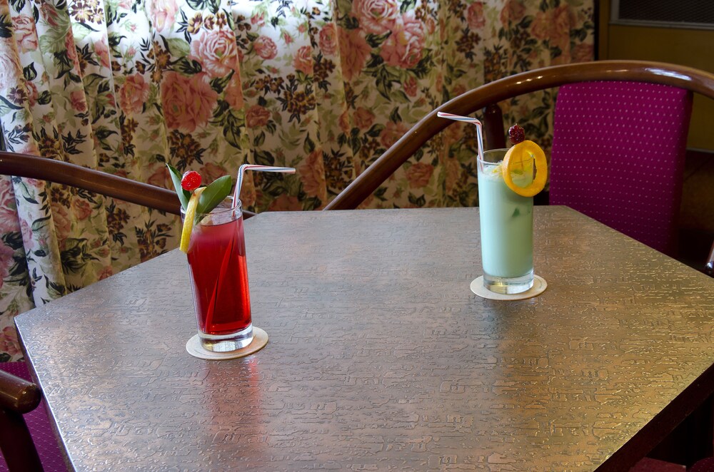 Hotel Bar