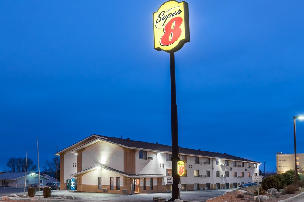 Hotel Front - Evening/Night