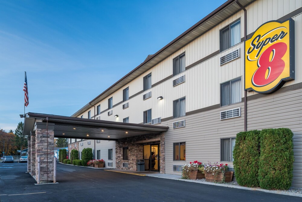Hotel Front - Evening/Night