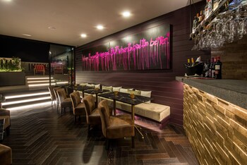 Hotel Bar