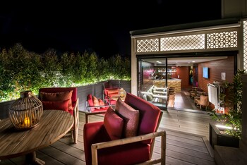 Poolside Bar