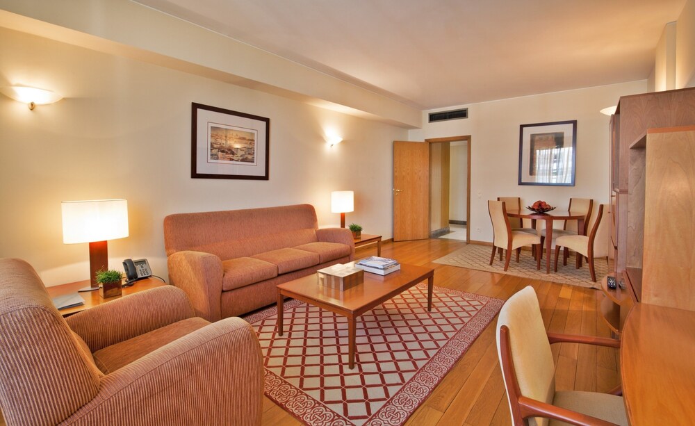 Classic Suite - Living Room