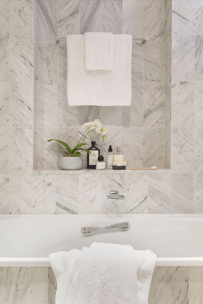 Apartment, Harbor View - Deep Soaking Bathtub