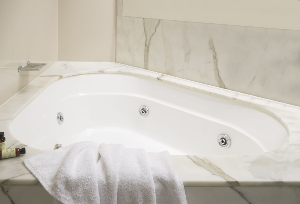 Jetted Tub
