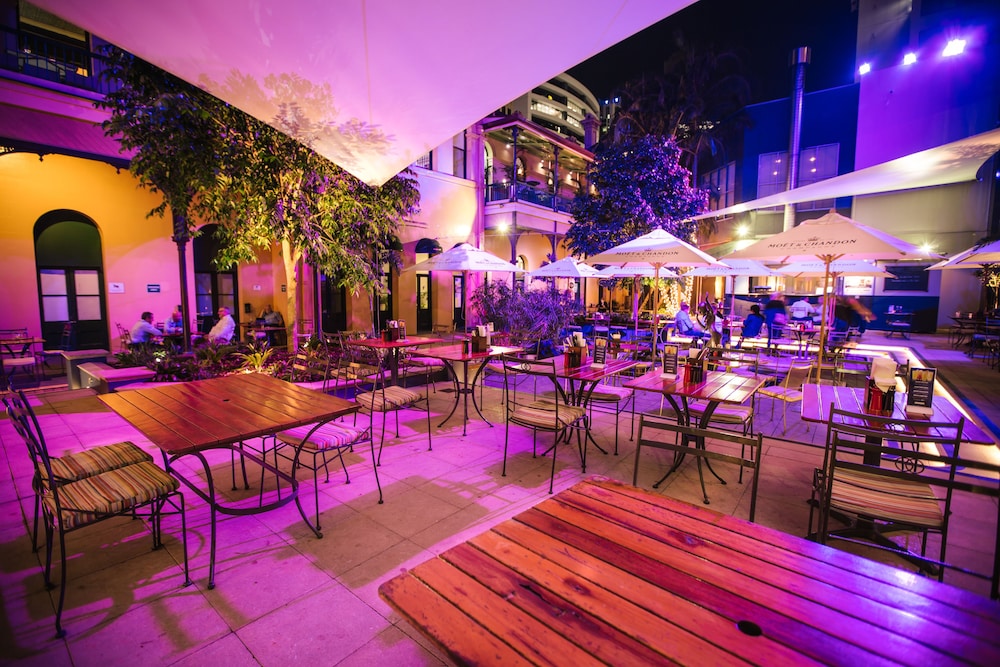 Hotel Bar
