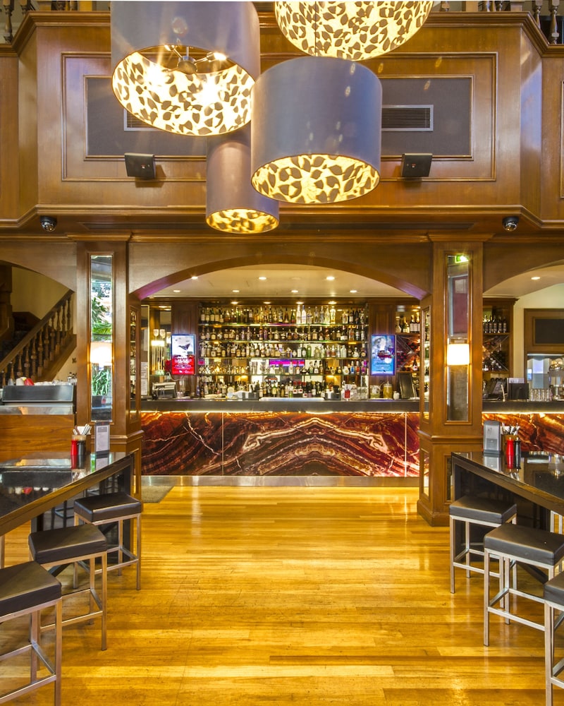 Hotel Bar