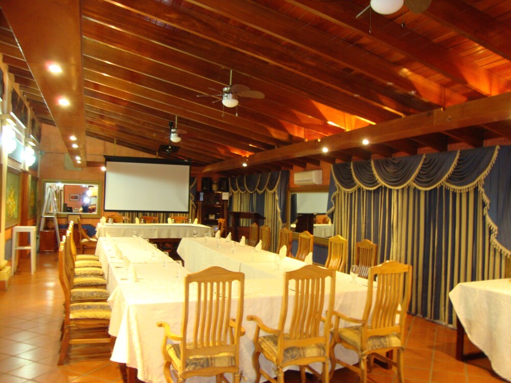 Hotel Lounge
