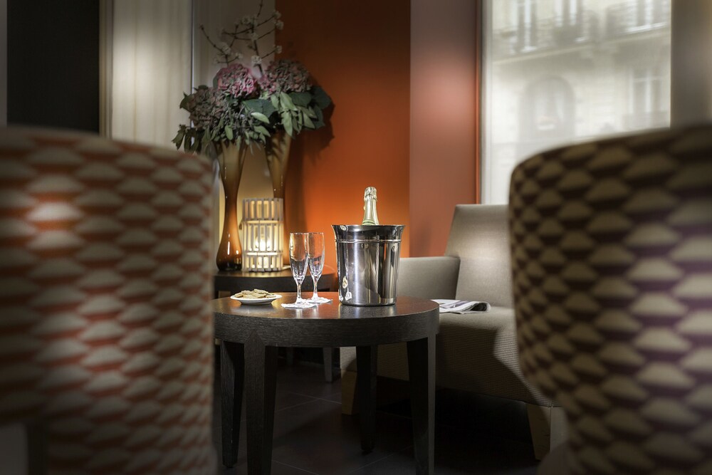Hotel Lounge