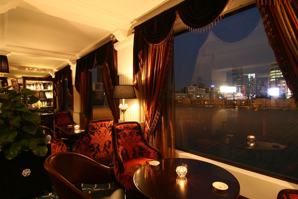 Hotel Lounge