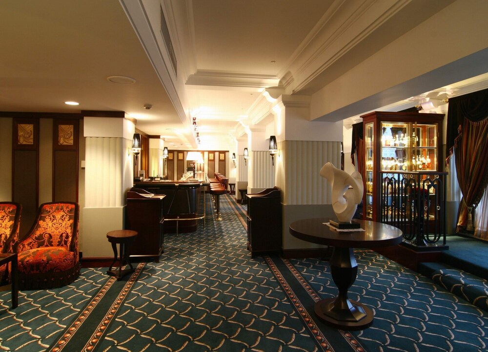 Hotel Bar
