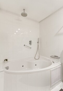 Jetted Tub