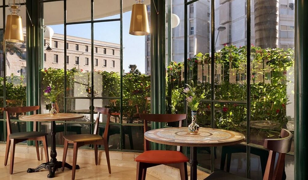 Hotel Bar