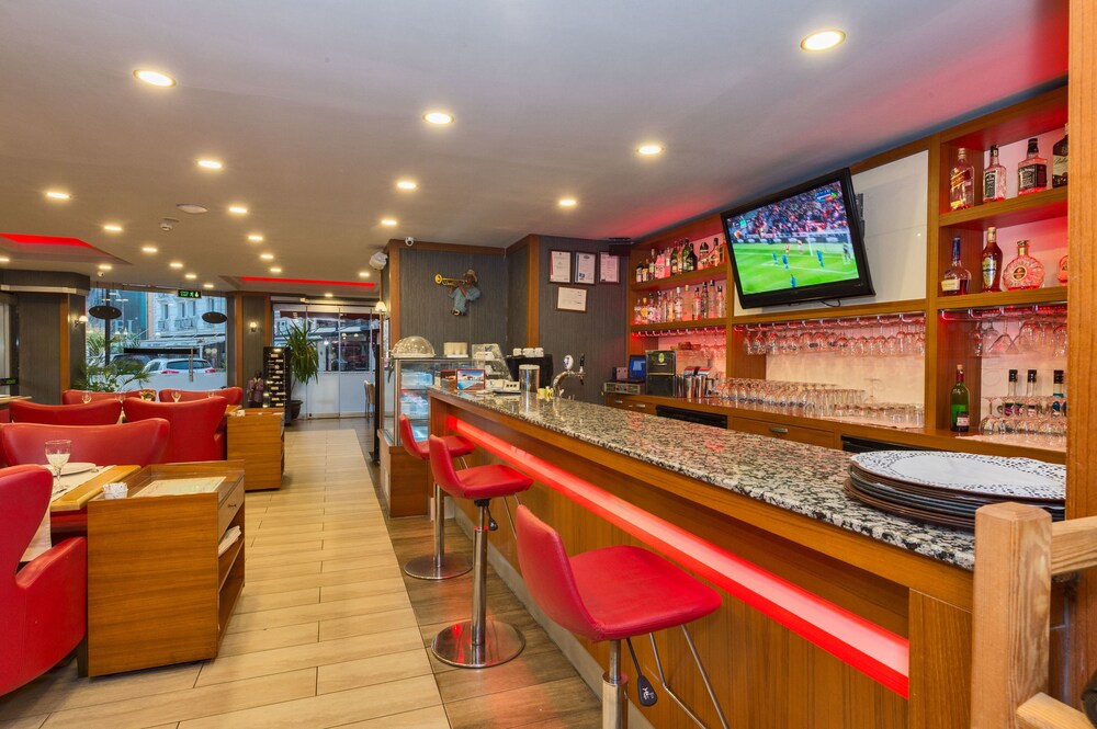 Hotel Bar