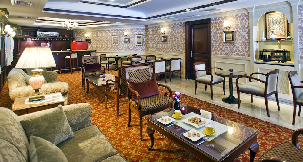 Hotel Lounge