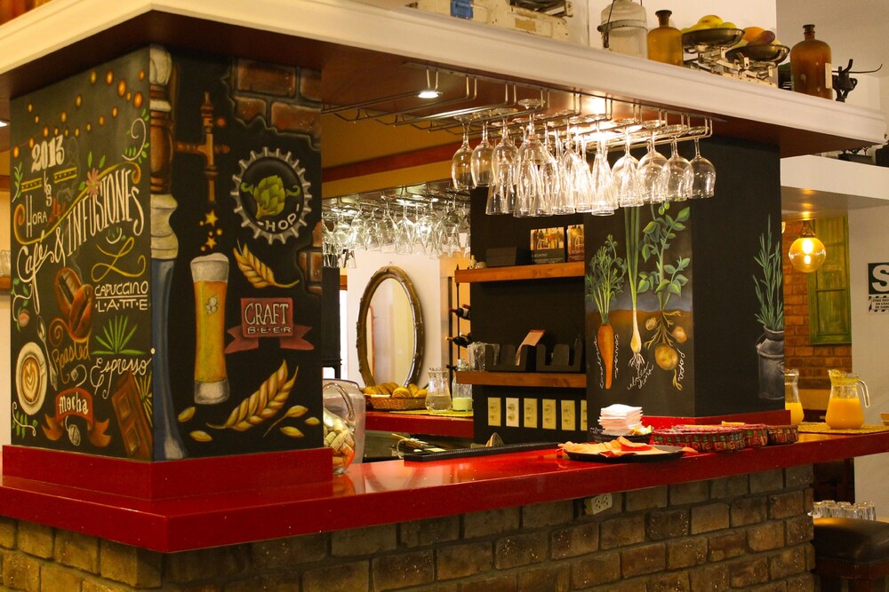 Hotel Bar