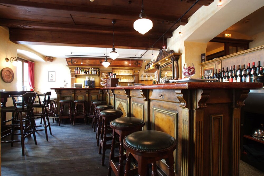 Hotel Bar