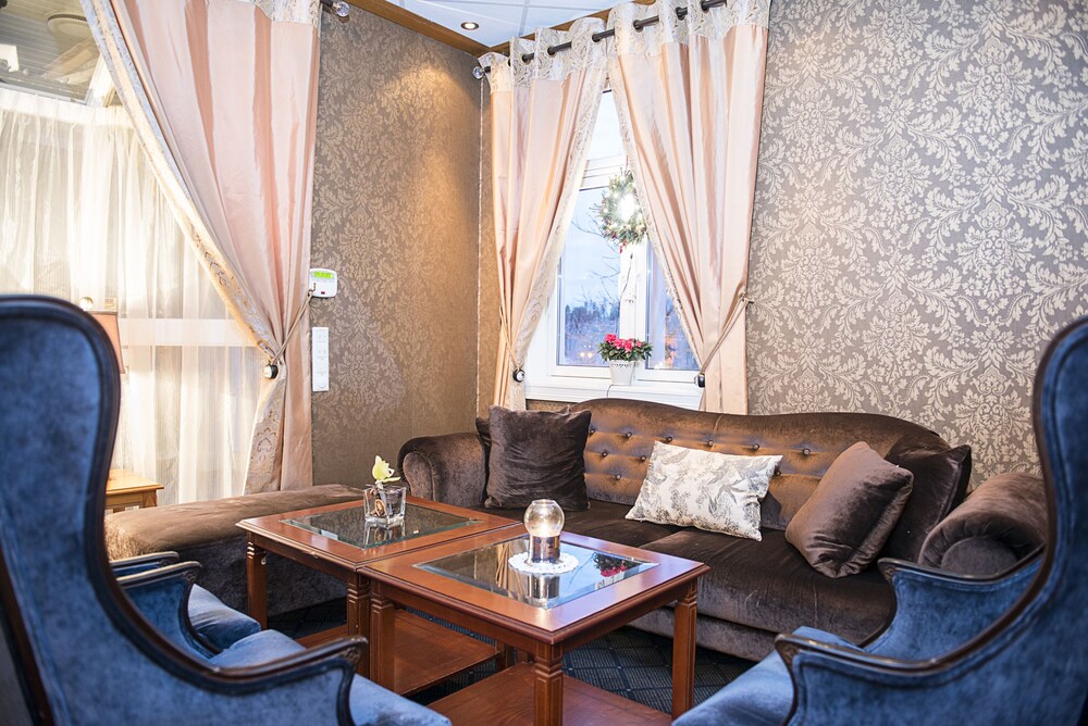 Hotel Lounge