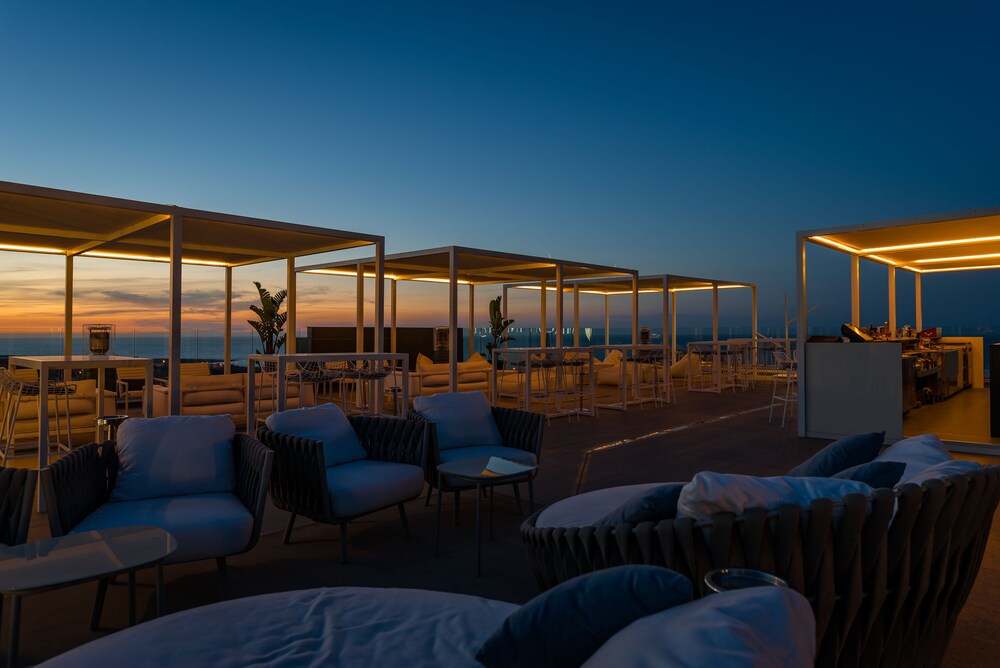 Hotel Lounge