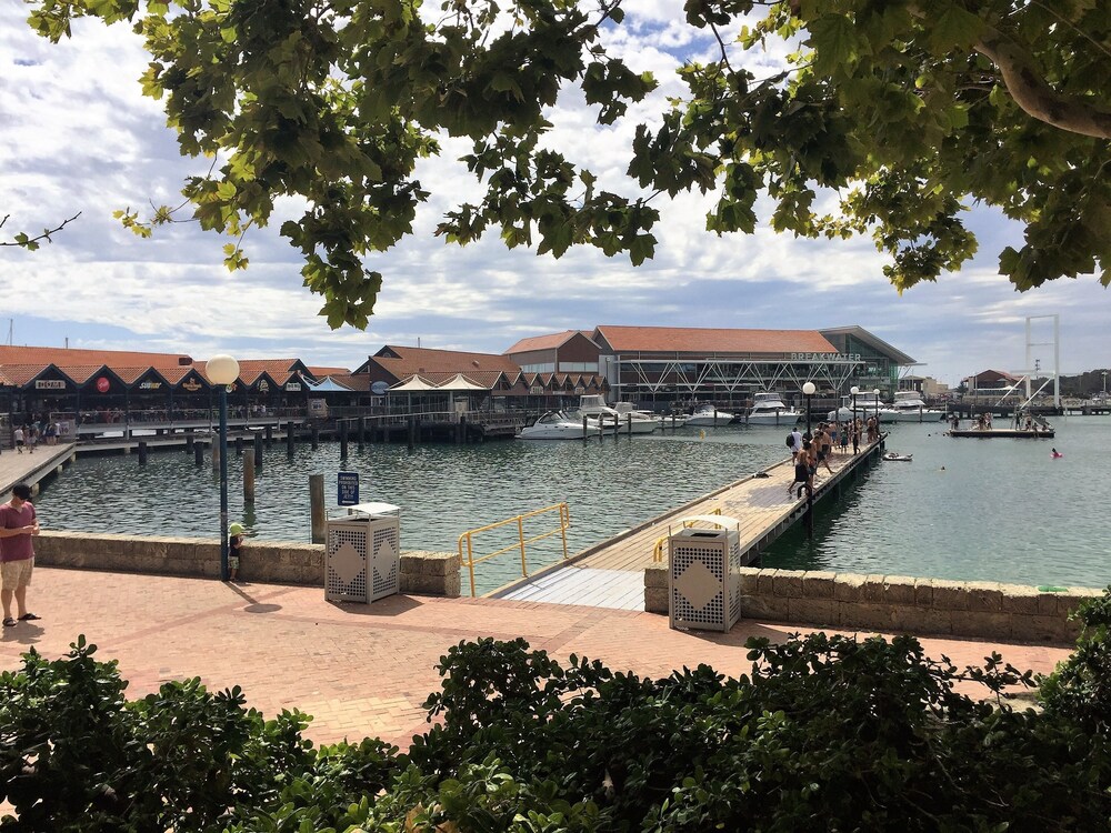 Dock