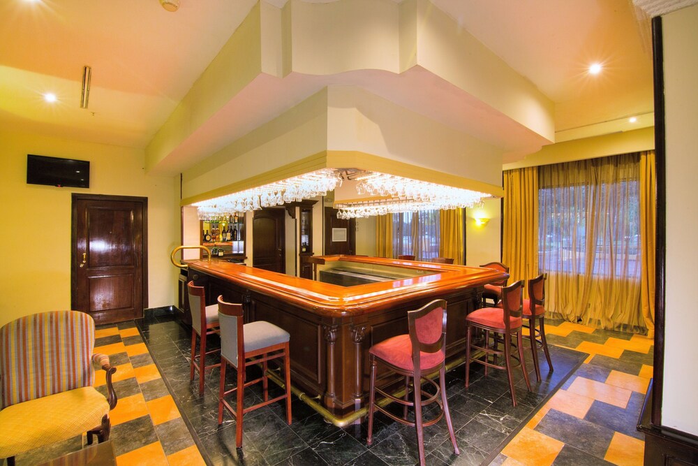Hotel Bar