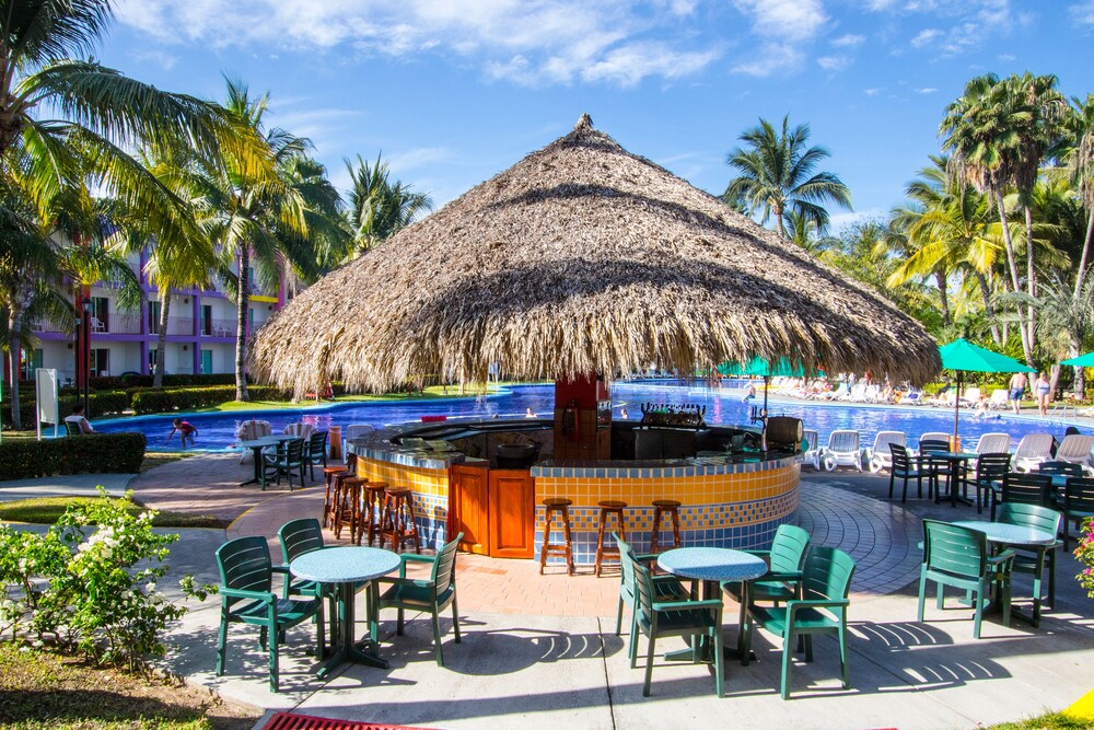 Poolside Bar