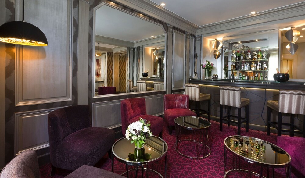 Hotel Bar