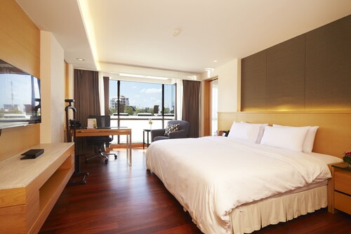 Lao Plaza Hotel