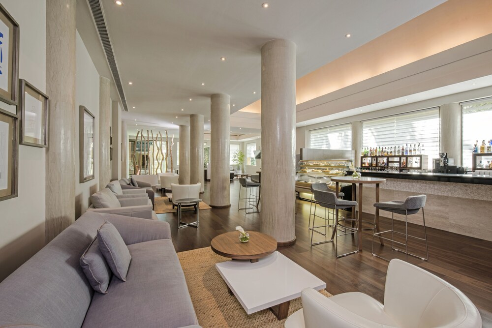 Executive Lounge