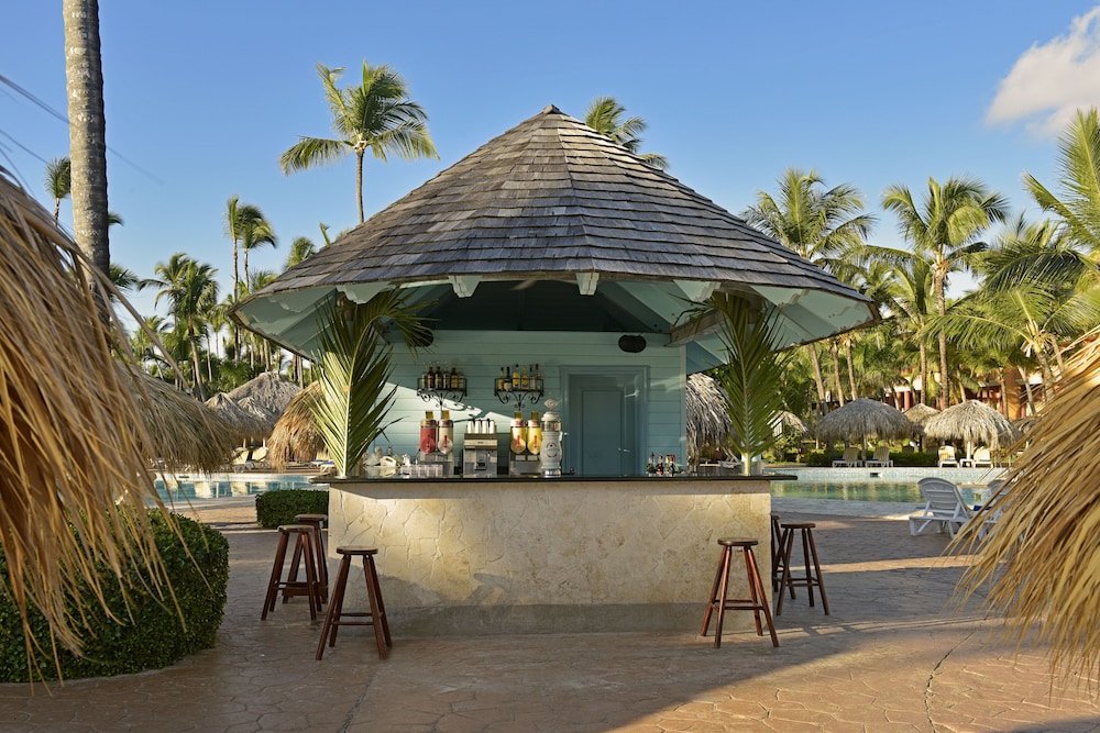Poolside Bar
