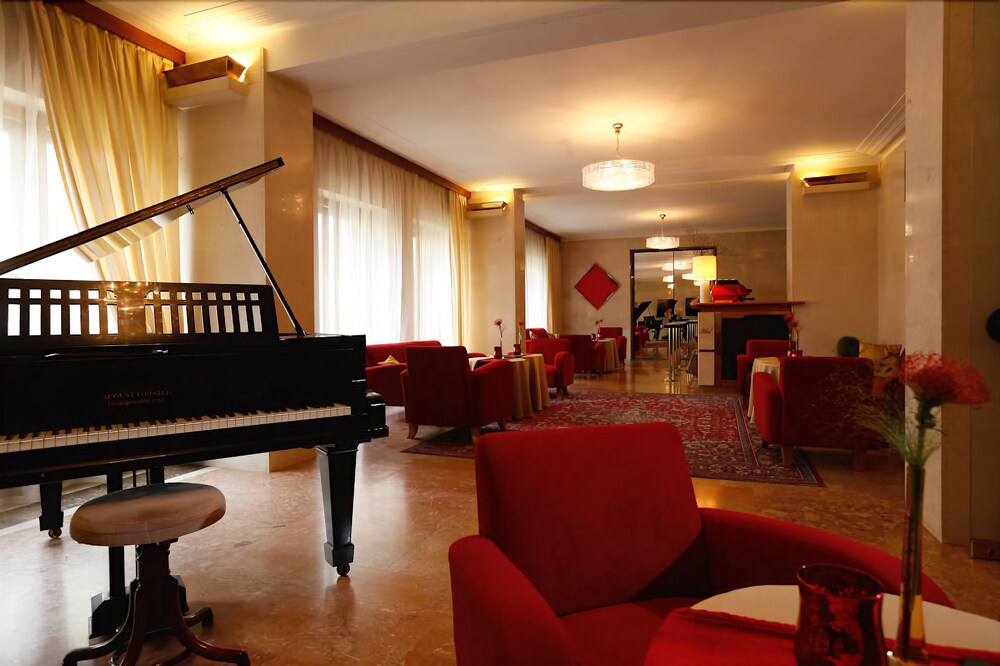 Hotel Bar