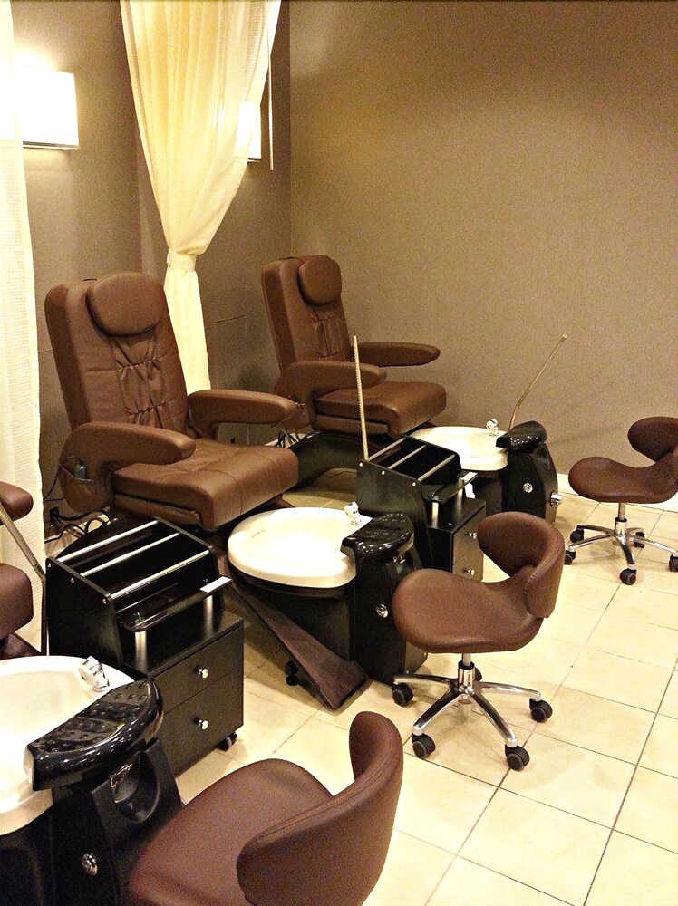 Nail Salon