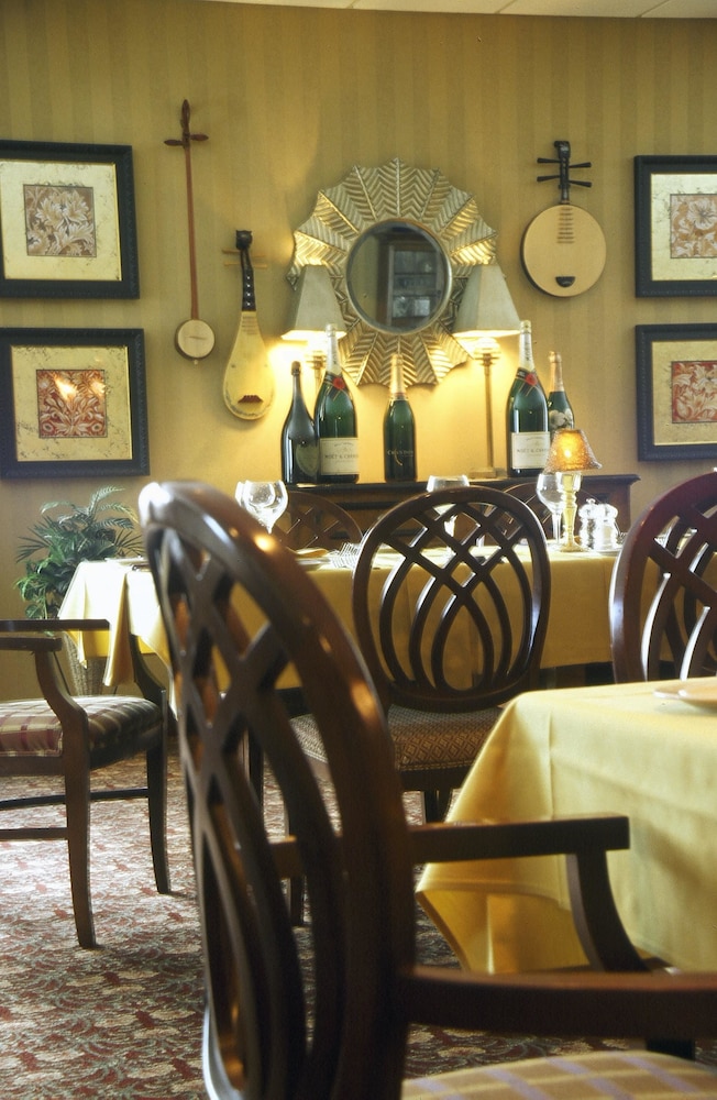 Couples Dining