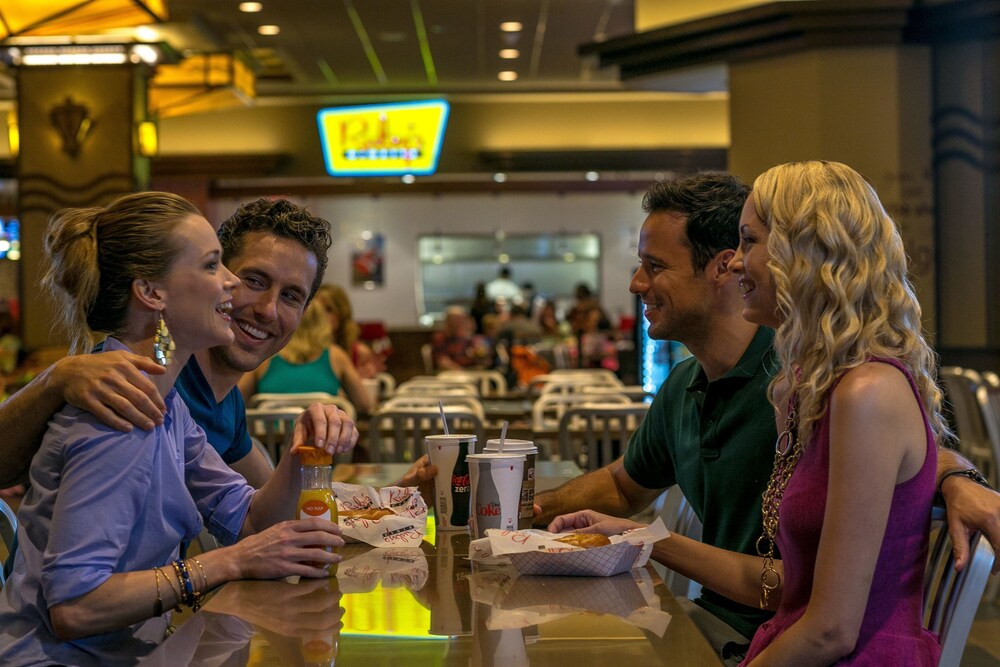 Food Court
