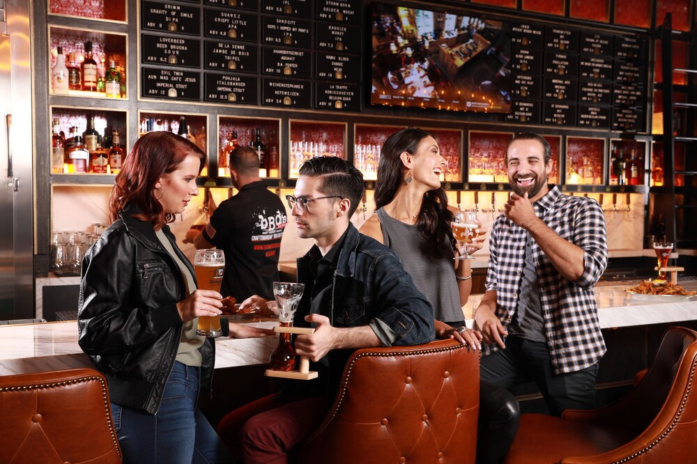Hotel Bar