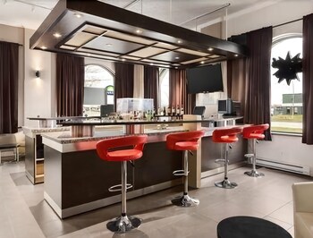 Hotel Bar