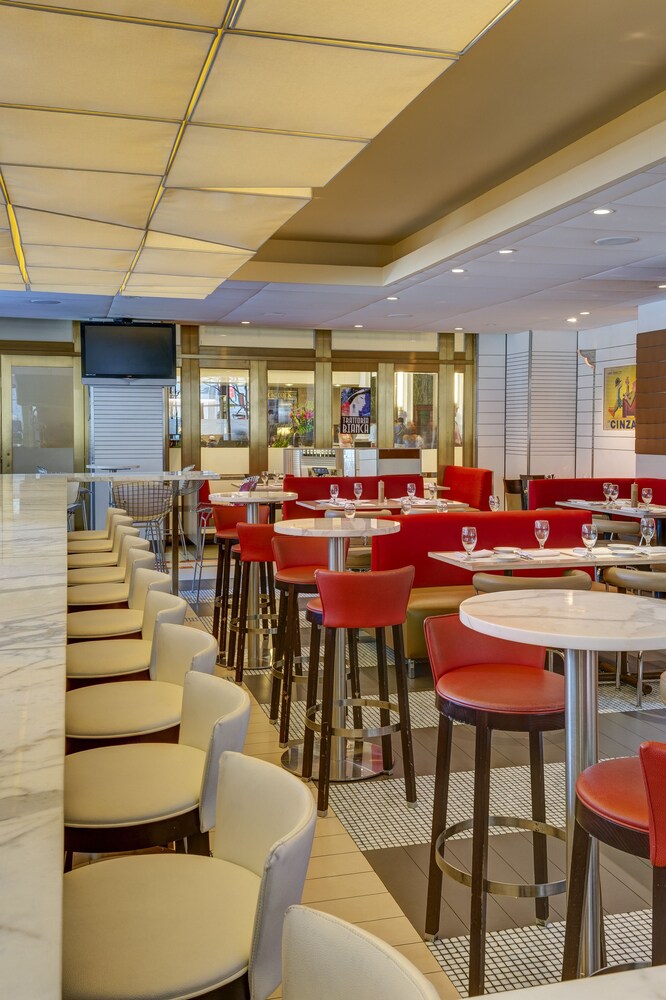 Hotel Bar