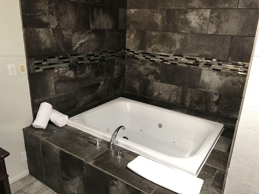 Jetted Tub