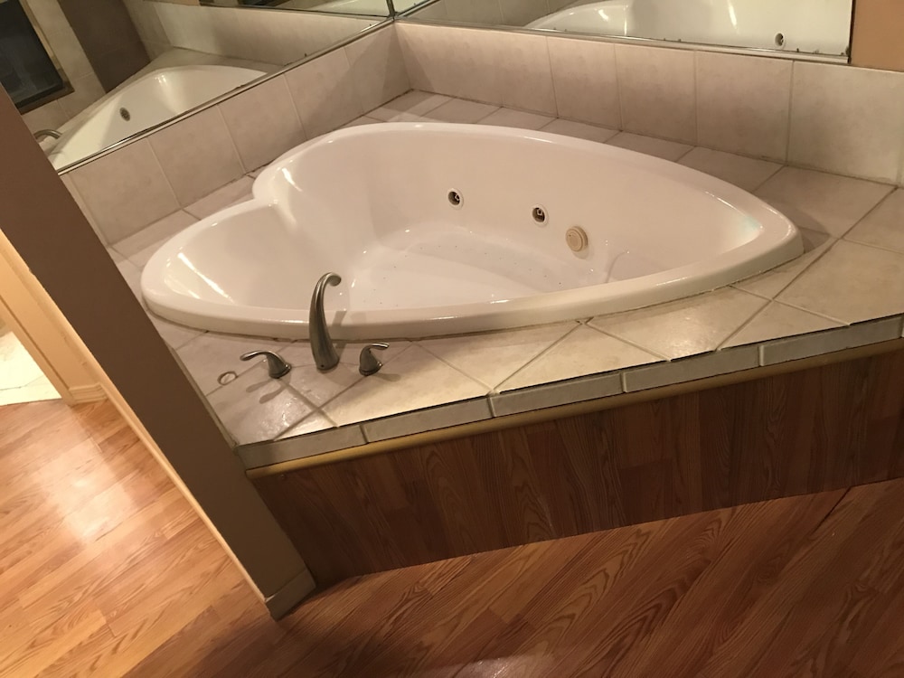 Jetted Tub