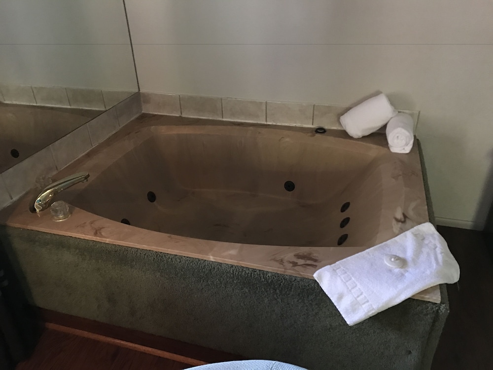 Jetted Tub