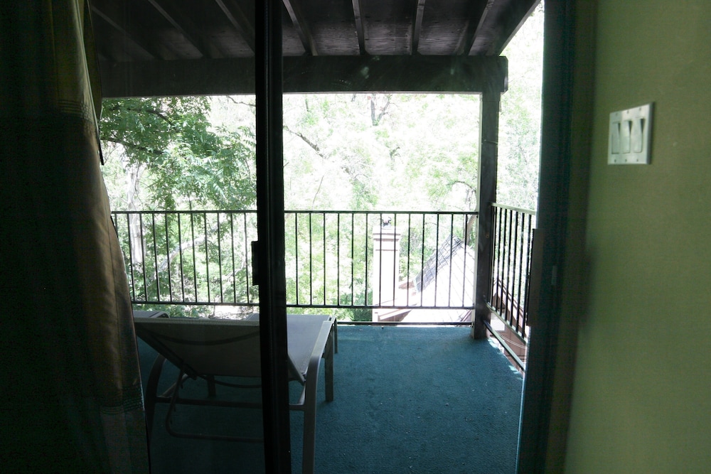 Guestroom View