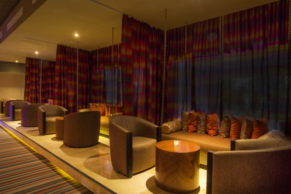 Hotel Lounge
