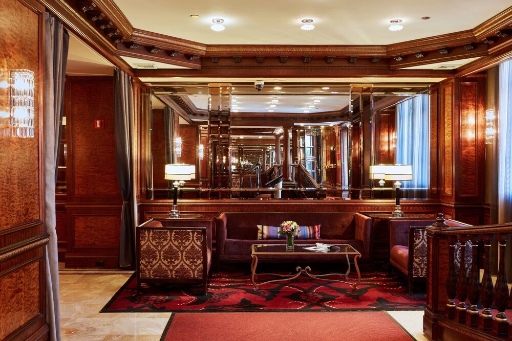 Hotel Bar
