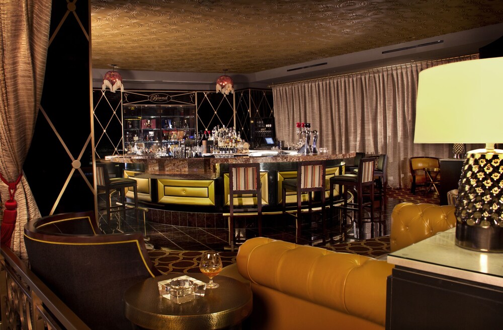 Hotel Lounge