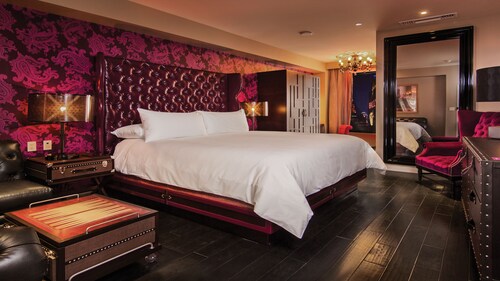 The Cromwell – Adults Only